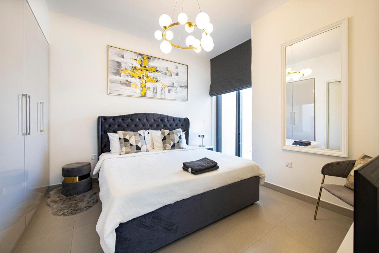 Modern Dubai Hills Luxury 4 Bedroom Villa Exterior photo