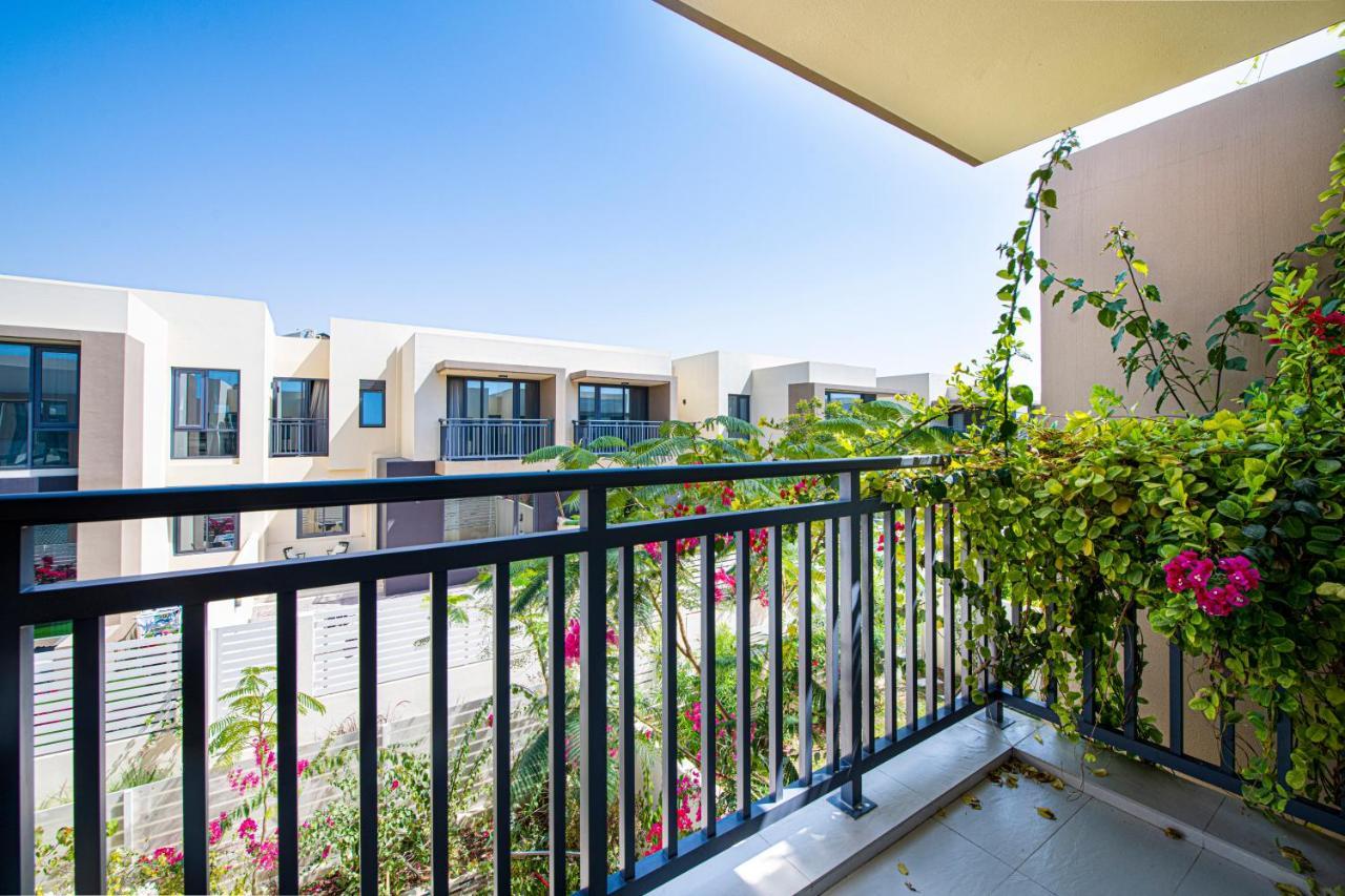 Modern Dubai Hills Luxury 4 Bedroom Villa Exterior photo